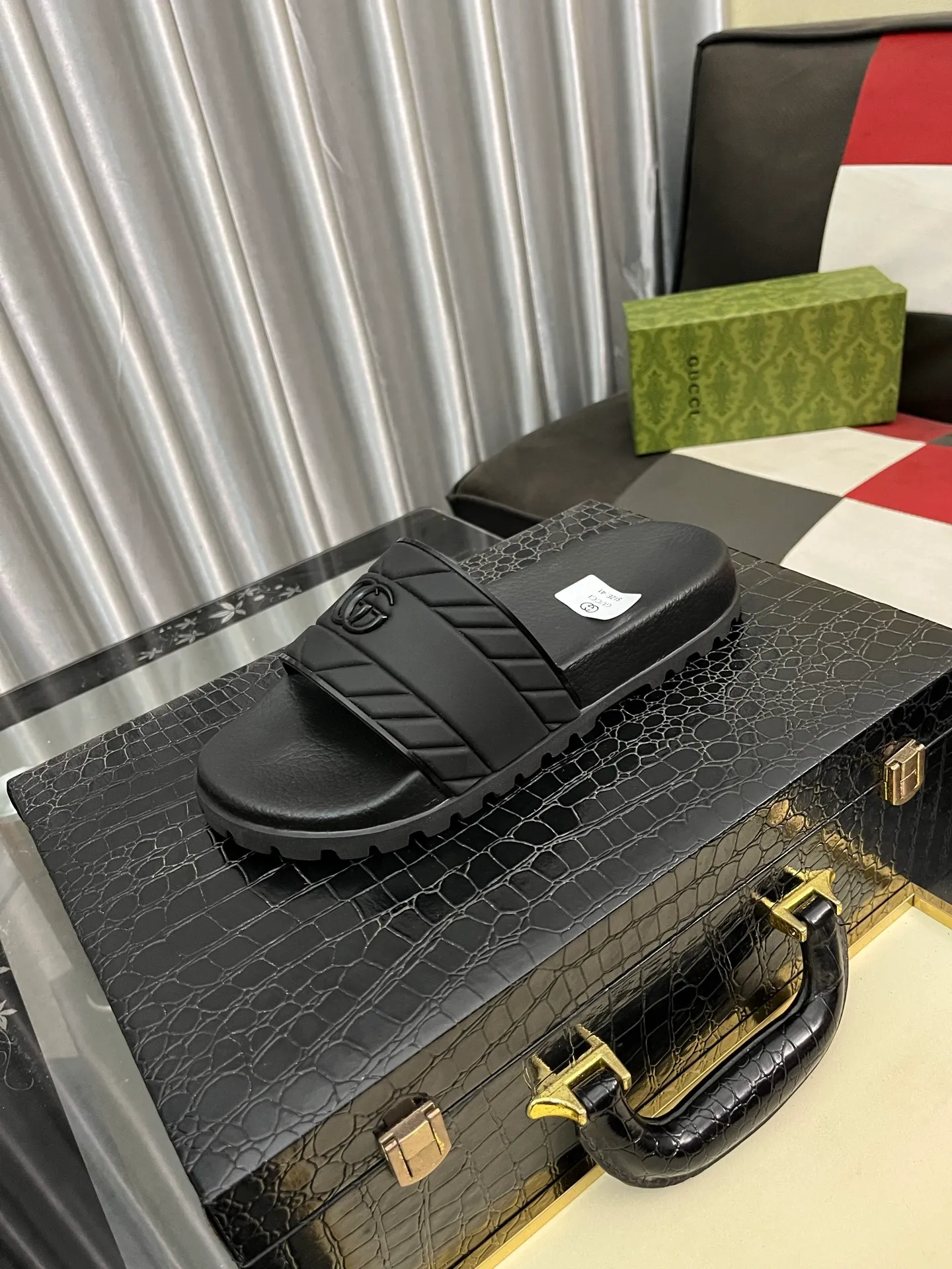 Men's men's shoes💰260⌚️⌚️ＧＵＣＣＩ.Gucci.Official website 1:1 popular slippers hot sale! Original original material 🩴 SIZE: 38-46 (45.46 non-refundable)